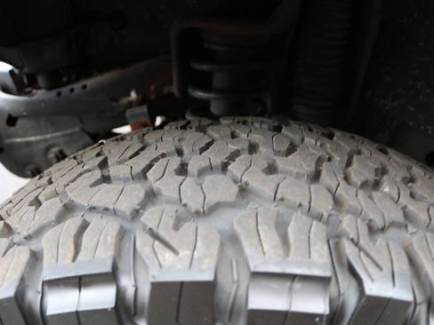 Used 2006 Jeep Wrangler X w/ Tire & Wheel Group (Ecco) AWD/4WD image 32