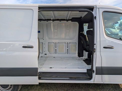Used 2025 Mercedes-Benz Sprinter 2500 image 14