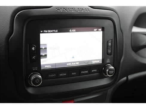 Used 2017 Jeep Renegade Latitude image 22
