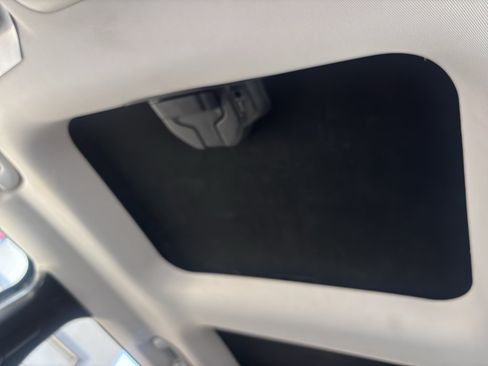 Used 2016 Jeep Renegade 75th Anniversary FWD image 16
