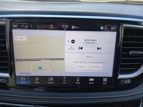 Used 2025 Chrysler Pacifica Limited FWD image 38