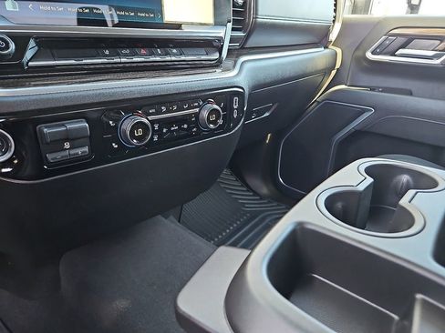 Used 2025 Chevrolet Silverado 2500 LT w/ Convenience Package image 20