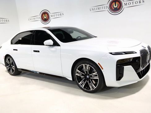 Used 2023 BMW 760i xDrive image 89