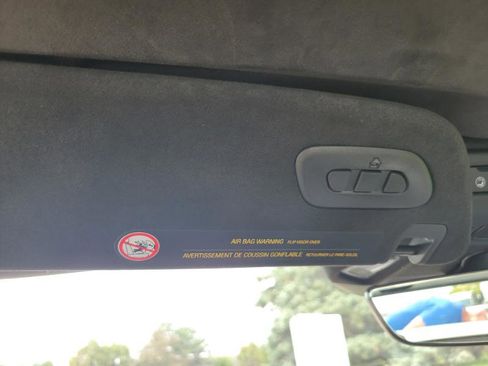 Used 2023 Chevrolet Corvette Stingray Premium Conv w/ Z51 Performance Package image 17