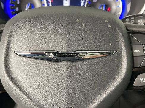 New 2025 Chrysler Pacifica Limited image 26