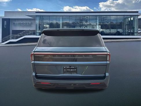 New 2027 Lincoln Navigator Reserve AWD/4WD image 7