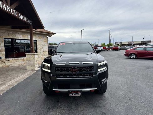 Used 2025 Nissan Frontier PRO-4X image 5