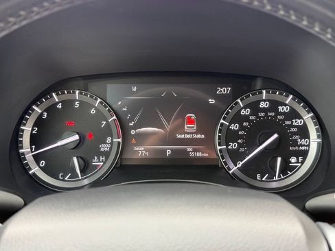 Used 2021 Toyota Highlander XLE AWD/4WD image 30