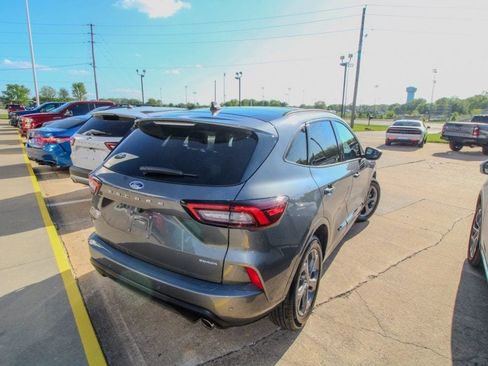 Used 2024 Ford Escape ST-Line w/ Tech Pack #1 AWD/4WD image 3