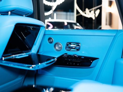 Used 2025 Rolls-Royce Phantom Sedan image 10