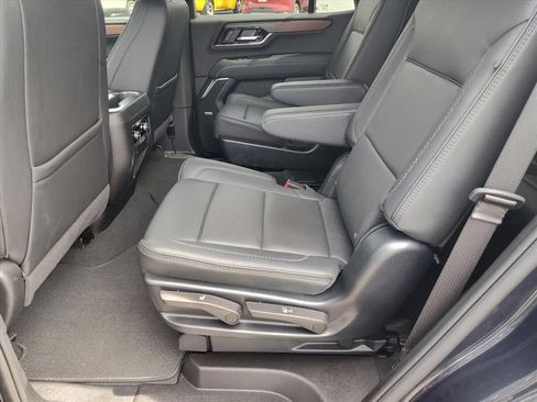 Used 2025 GMC Yukon Denali AWD/4WD image 13