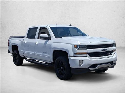 Used 2018 Chevrolet Silverado 1500 LT w/ All Star Edition AWD/4WD image 3