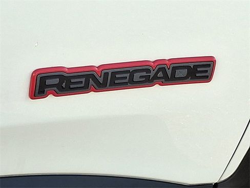 Used 2022 Jeep Renegade Trailhawk image 30