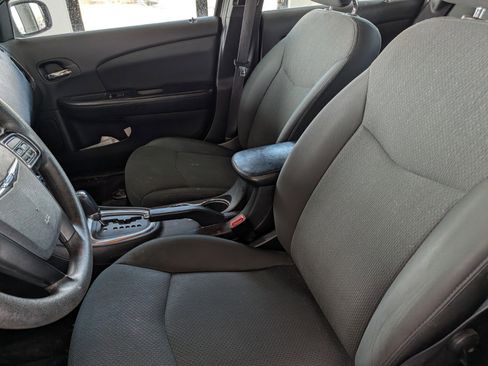 Used 2012 Chrysler 200 LX image 5