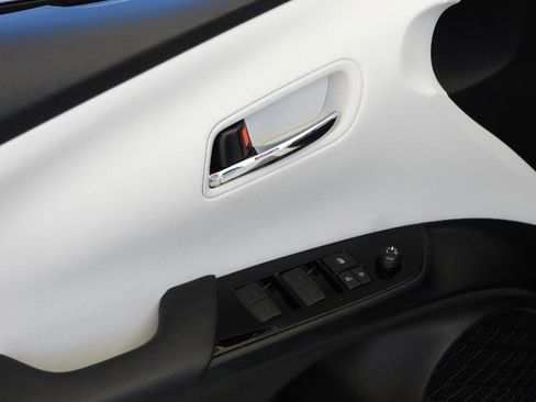 Used 2019 Toyota Prius L Eco image 35