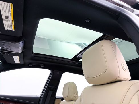 Used 2019 Cadillac XT5 Luxury FWD image 3