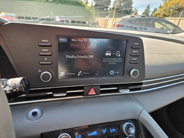 Used 2022 Hyundai Elantra SEL FWD image 10
