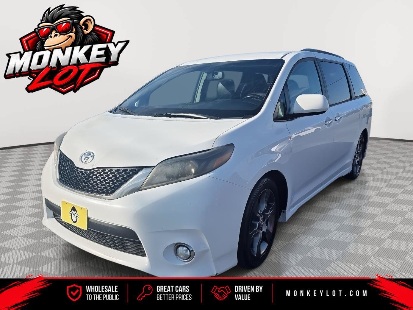 Used 2015 Toyota Sienna SE FWD image 1