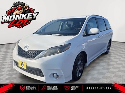 Used 2015 Toyota Sienna SE