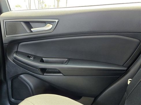 Used 2024 Ford Edge SE image 15