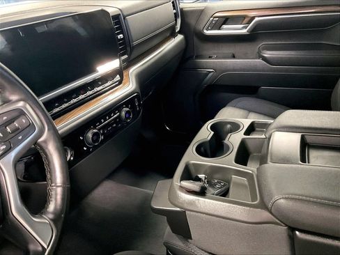 Used 2023 Chevrolet Silverado 1500 LT AWD/4WD image 17
