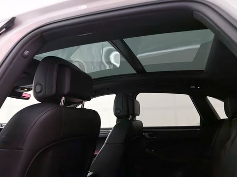 Used 2021 Porsche Macan w/ Premium Package AWD/4WD image 23