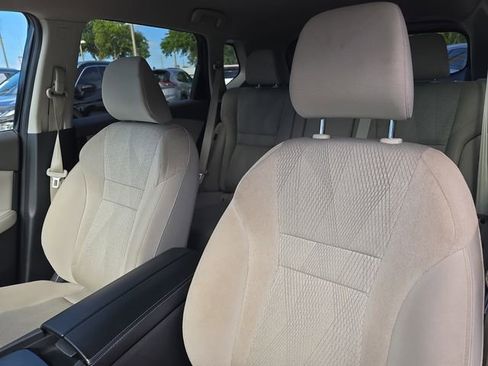 Certified 2025 Nissan Rogue SV FWD image 22