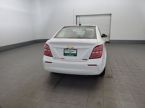 Used 2018 Chevrolet Sonic Premier FWD image 7