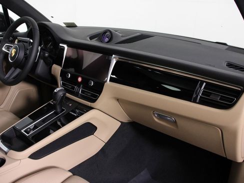 New 2026 Porsche Macan image 15