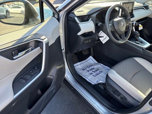 New 2025 Toyota RAV4 XLE image 19