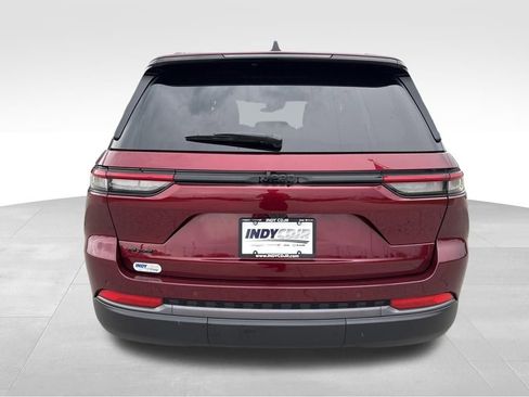 New 2026 Jeep Grand Cherokee Altitude AWD/4WD image 5
