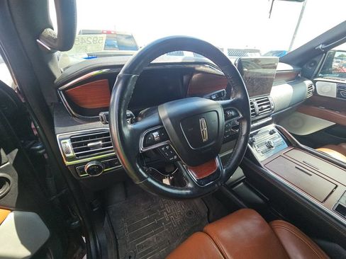 Used 2021 Lincoln Navigator Reserve w/ Luxury Package AWD/4WD image 11