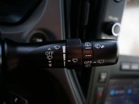 Certified 2024 Subaru Crosstrek 2.0i image 34