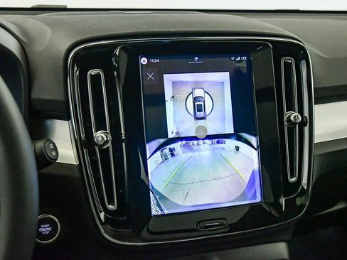 New 2026 Volvo XC40 B5 Ultra w/ Climate Package AWD/4WD image 21