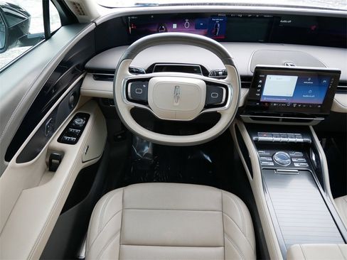 Used 2024 Lincoln Nautilus Premier w/ Equipment Group 102A image 11
