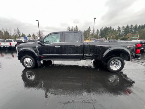 Used 2024 Ford F450 Platinum image 9