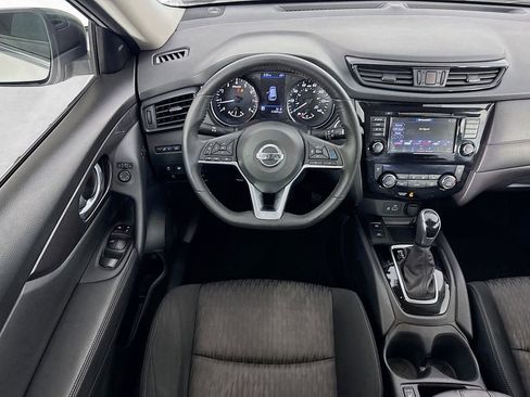 Used 2020 Nissan Rogue SV w/ Premium Package image 31