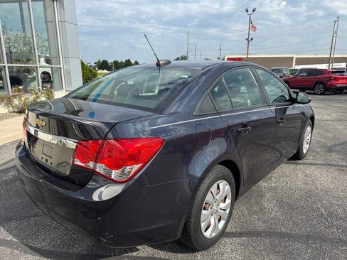 Used 2016 Chevrolet Cruze LS FWD image 3