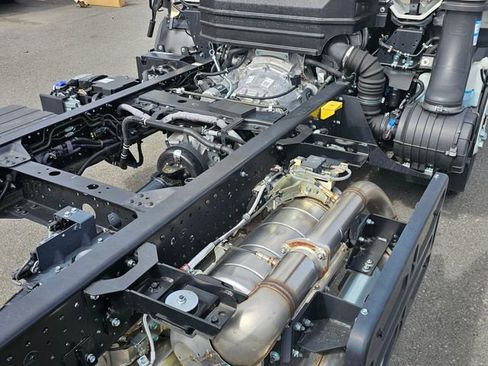 New 2025 Chevrolet Low Cab Forward 5500 XD image 13