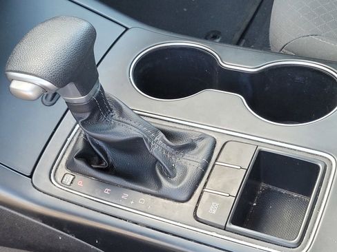 Used 2020 Kia Sorento LX image 24