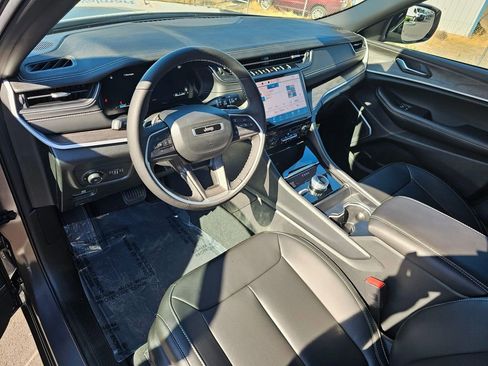 New 2025 Jeep Grand Cherokee Limited w/ Black Appearance Package image 2