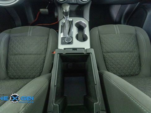 Used 2019 Chevrolet Blazer LT image 28