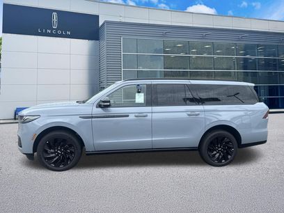 New 2027 Lincoln Navigator L Reserve w/ Jet Appearance Package