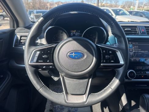 Used 2018 Subaru Outback 2.5i Limited image 12
