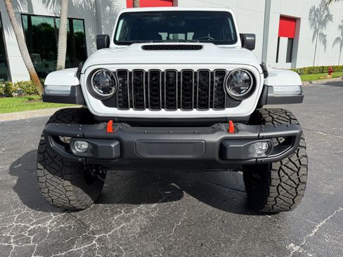 Used 2024 Jeep Gladiator Mojave image 11