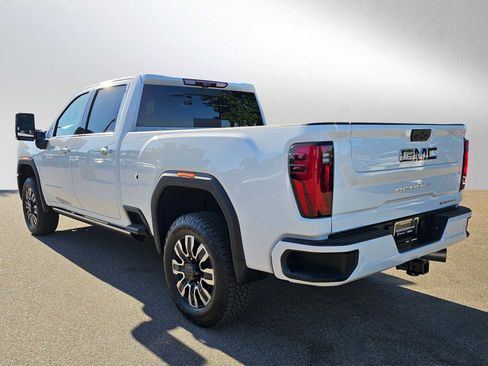 New 2025 GMC Sierra 2500 Denali Ultimate image 5