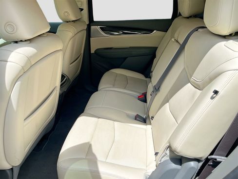 Used 2024 Cadillac XT6 Premium Luxury image 26