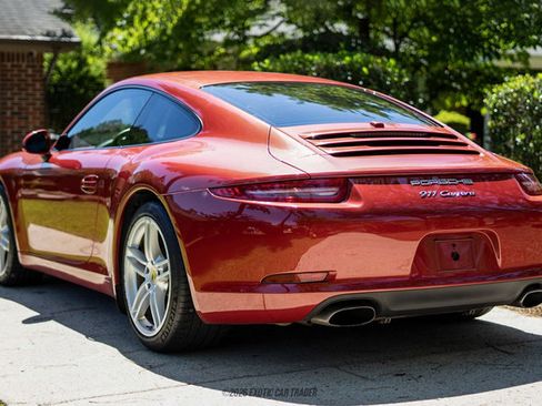 Used 2013 Porsche 911 Carrera RWD image 6