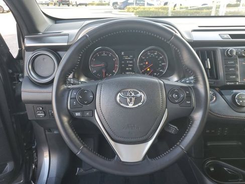 Used 2016 Toyota RAV4 SE image 16
