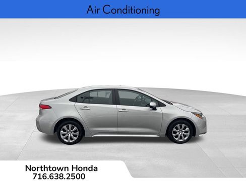 Used 2024 Toyota Corolla LE image 3